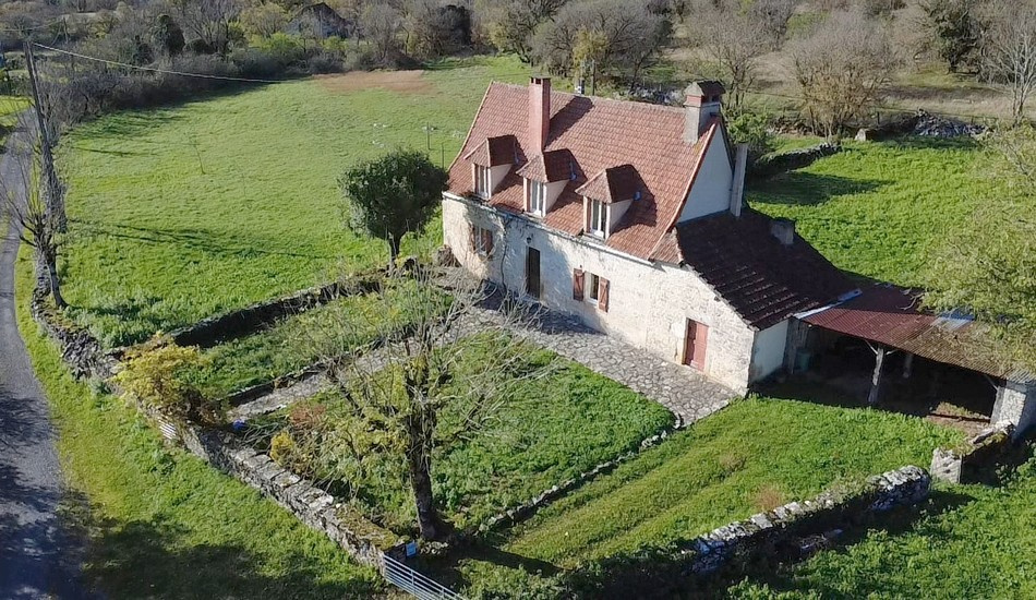 Maison en pierre avec terrain